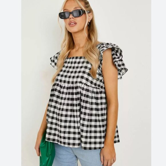 Boohoo Tops - NWT Boohoo Maternity | Gingham Short Frill Sleeve Smocked Maternity Top | Size 4